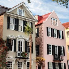 Rainbow Row (Charleston, Jižní Karolína).