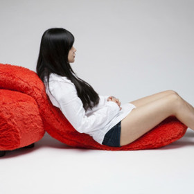 Free Hug Sofa disponuje velmi pohodlnou základnou...