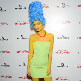 3. Marge Simpsonová...ehm, herečka a modelka Emily Ratajkowski (2015).