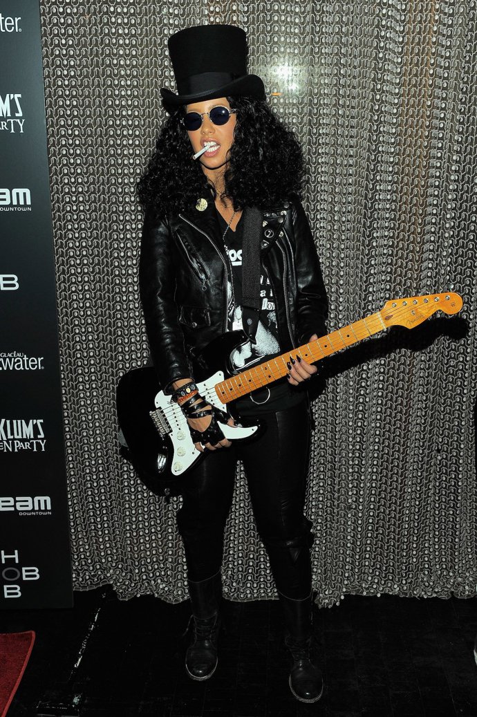 5. Modelka Amber Rose v roce 2011 dokonale zmátla svět v převleku Slashe, kytaristy kapely Guns N’ Roses.