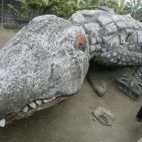 3. Obyvatelný krokodýl od umělce Moussa Kalo (Abidjan, Pobřeží slonoviny).