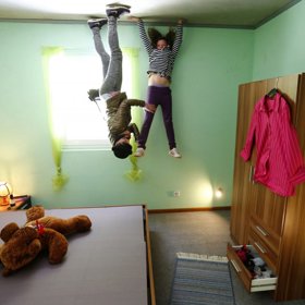 4. V tomto domě v Affoldernu (Německo) je všechno vzhůru nohama. Není divu, že v něm nikdo trvale nežije.