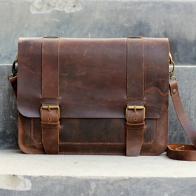 4. Do starých dámských kabelek, náprsních tašek a tak dále. Ani tato skrýš není bezpečná.