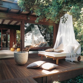 1. Luxusní terasa s postelí.