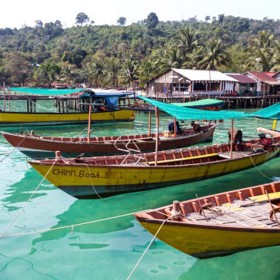 2. Koh Rong (Kambodža). Takhle to prý vypadalo v Thajsku před 20 lety. Žádné silnice, rybářské vesničky, pár bungalovů...