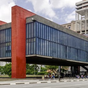3.São Paulo Museum of Art (Brazílie). Damaris Holling se líbí nejen to, že je postavené z betonu a skla, ale i skutečnost, že ho projektovala žena.