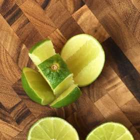 Zbydou vám čtyři „odřezky“ a střed připomínající kvádr.