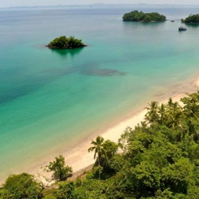 5. Perlové souostroví (Panama). Perfektní místo pro všechny, kteří chtějí „zmizet z povrchu zemského“. Malý domek u moře si zde můžete pronajmout za 8 000 korun měsíčně.