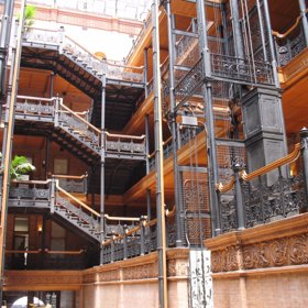 3. Bradbury Building (Los Angeles, Spojené státy americké).