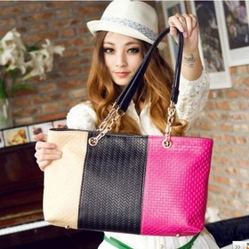 4. Kabelku, kufr a deštník, za které se nebudete na veřejnosti stydět.