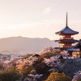 Během II. světové války mělo Kjóto velké štěstí –  prakticky se vyhnulo bombardování.