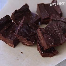 Už žádné mučení, když chutě začnou křičet. Tuto zdravou pochoutku připravíte z ingrediencí, které už máte doma.