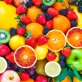 Zdravý jídelníček by měl obsahovat ovoce, hlásí výživoví poradci i lifestylové magazíny. Moc se ovšem nemluví o tom, že některé kusy obsahují velké množství cukru.