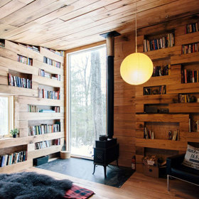 Hemmelig Rom je postavená z dubového dřeva.