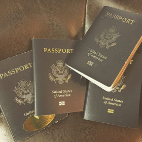 Od července 2015 procestovala neskutečných 181 zemí. A před sebou má ještě 15 států a 40 dní cest – touží pokořit rekord v rychlosti procestování všech zemí světa.