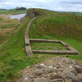 3. Hadrianův val (Velká Británie).