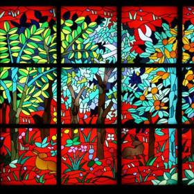 4. Vitrážové okno v Tokiu (Japonsko).