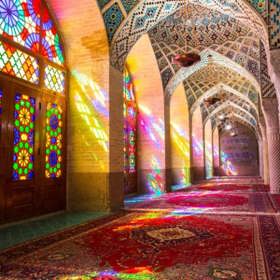 5. Okna v Nasir ol Molk Mosque (Írán).