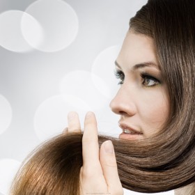 1. Jeden vlas může udržet váhu jablka (vědci však neuvádí jak velkého).