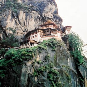 30. Tygří hnízdo (Bhútán).