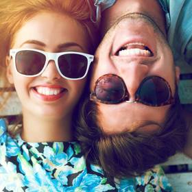 Zároveň se od sebe učí. Extroverti mohou pomoct uzavřenějším protějškům překonat strach a dodat jim odvahu.