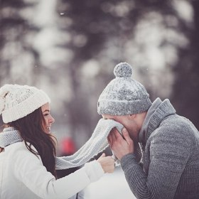 I extroverti ale potřebují někdy zatáhnout za nitku a udělat krok vzad. Introvertní partneři jim s tím mohou pomoct.