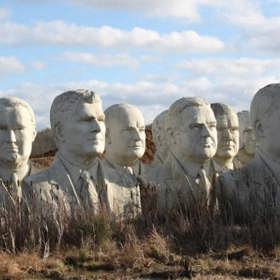 1. Presidents Park (Virginia, Spojené státy americké). Tento park chátrá od roku 2010. V dobách jeho největší slávy zde bylo k vidění kolem 20 obřích bust prezidentů Spojených států.
