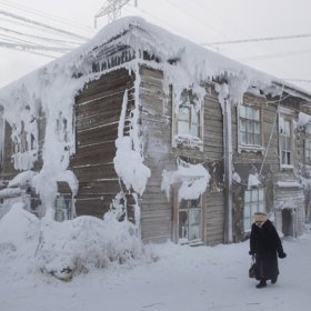 Toto město má zhruba 300 000 obyvatel. Průměrná zimní teplota se zde pohybuje kolem minus 34 °C.