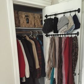 3. Šatní skříň. Ujistěte se, že je ve skříni dost místa (a volných věšáků) pro kabáty a další oblečení vašich hostů.