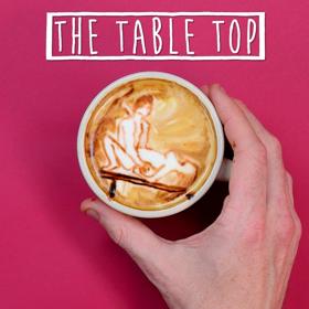 4. Ležíte na stole – partner může volně prozkoumávat vaše tělo.