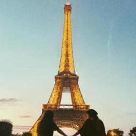 5. Eiffelova věž (Paříž, Francie).