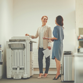 1. Vyčerpává vás nezávazná konverzace. Géniové mívají zálibu ve věcech složitější povahy. K jejich koníčkům tak často patří věda, umění nebo třeba filozofie. Jenže to jsou oblasti, o něž lidé nad pivem sotva zavadí. Myslitelé netouží po ničem než po dušičce s nefalšovaným zájmem o kvalitní diskuzi, argumentaci a hloubkovou analýzu.