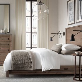 4. Používejte pohodlné a lehké ložní prádlo. Myslete na to, že vaše postel je dost možná nejdůležitější místo v celém interiéru a měli byste se v ní cítit skvěle.