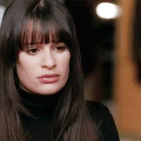 2. Nejste sami sebou. Přirozenost by měla být jedním ze stavebních kamenů fungujícího vztahu. Mnoho lidí to dokonce ví! Ale přesto zůstávají s někým, s nímž se nedokážou uvolnit. Zoufale se snaží, aby byl jejich partner šťastný… že oni sami nejsou. Nebo si vytváří falešná očekávání. Partner musí plně respektovat to, kým jste.