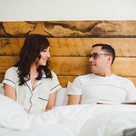 2. Budete muset změnit spoustu svých návyků. Pokud byste například i nadále chtěli celé sobotní dopoledne sedět u televize a cpát se sýrem, váš partner z toho nejspíš moc nadšený nebude.