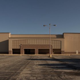 Takto vypadá Metro North Shopping Center zvenčí.