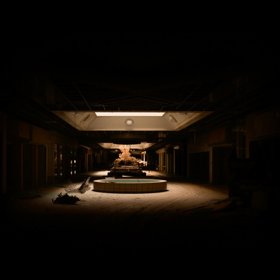 V roce 2014 však toto obchodní centrum bylo uzavřeno.