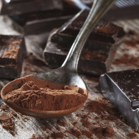 Atletům, kteří se této studie účastnili, stačilo pouhých 40 gramů tmavé čokolády denně k tomu, aby se jejich časy i celková uražená vzdálenost zlepšily o zhruba 17%.