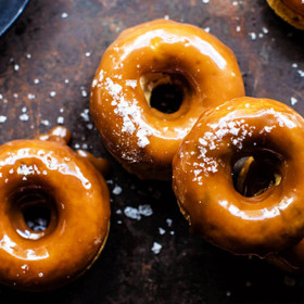 1. Chuť na sladké. Podle odborníků z University of Arizona College of Medicine může jít o příznak nedostatku hořčíku. Přidejte tedy do svého jídelníčku potraviny bohaté na hořčík (třeba luštěniny).