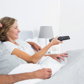 3. Příliš mnoho elektroniky. Televizory, chytré mobilní telefony a tak dále prostě do ložnice nepatří.