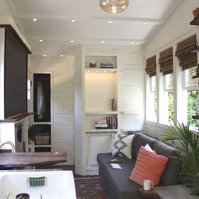 Tahle miniaturní chata na kolečkách vám učaruje!