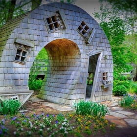 1. Curved House (Indianopolis, Spojené státy americké).