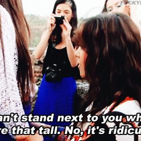 4. Jejich přátelé nikdy nechtějí stát vedle nich při focení, aby nevypadali jako hobiti.