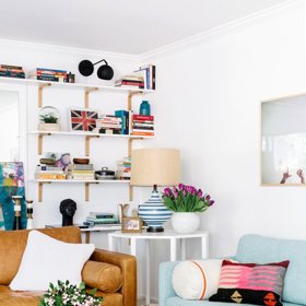 1. Pokud bydlíte v malém bytě, vybíráte nábytek s větší pečlivostí, protože se ho tam moc nevejde. Díky tomu váš interiér vypadá přesně podle vašich představ.