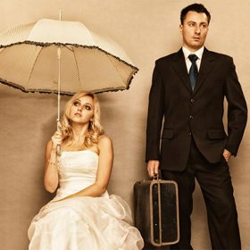 5. Nikdy se nemýlí. A neomlouvá. Mužská nátura má k hrdosti jistě blíž než ženská. Ale to není omluva. Každý – bez ohledu na to, zda s ním máte pletky, nebo ne – musí umět používat slovo „promiň“. A stejně tak uznat chybu. U partnera by to měla být podmínka.