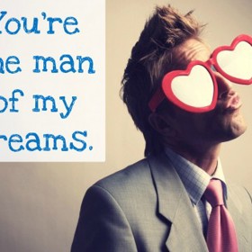 5. Pochvalte ho před kamarády nebo rodinou. To je to, po čem muži skutečně touží – pohlazení ega.