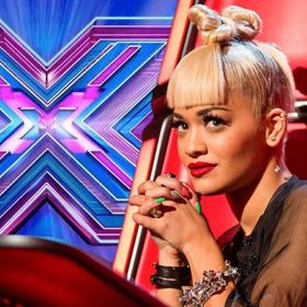 2. Rita Ora. S písní „Hot Right Now“ dobyla hitparádový žebříček ve Velké Británii, ke spolupráci si ji přizval sportovní módní gigant Adidas a dodnes ji můžete vidět v reprízách pěveckých soutěží Hlas Velké Británie nebo X Factor. Nic z toho by se ale zřejmě nestalo, kdyby se její rodina nestala předmětem pronásledování.