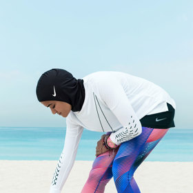 Polyester zajistí pružnost a prodyšnost, aniž by prosvítal.