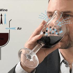 Rozšířená sklenice využívá Venturiho efektu, a pomáhá tak zesílit vinné aroma.