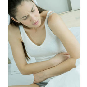 4. Máte periodu. Hormony vystřelují a zase klesají, jsme jako aprílové počasí. Během menstruace se ale často ozývají sexuální chutě… o kterých nemusí mít partner tušení. Dejte mu najevo, že vám sex v tomto období nevadí. Cuká-li se on, nabídněte řešení v podobě kondomu nebo mazlení.